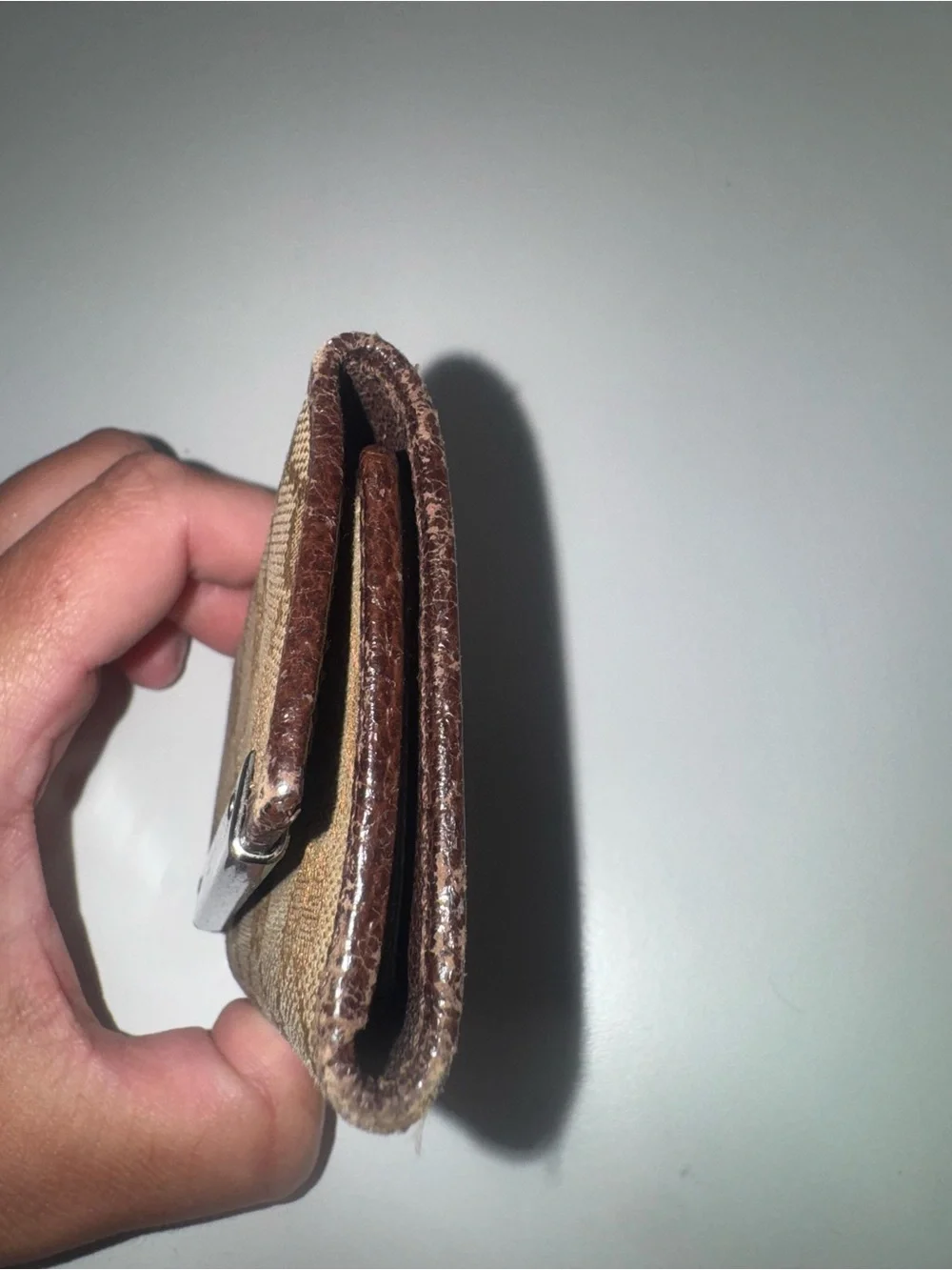 Gucci Brown & Beige Monogram Key Holder - Picture 5 of 7